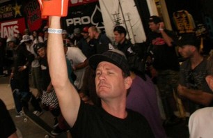 Vans Pro-Tec Pool Party 2009 Jerry Middle Finger