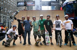 Air in the Square Goes Off in NYC