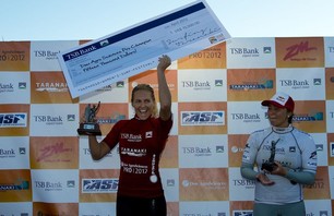 Stephanie Gilmore Wins TSB Bank New Zealand Surf Festival
