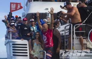Kelly Slater Wins Volcom Fiji Pro Photo Gallery and Video Highlights