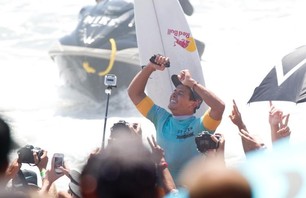 Julian Wilson Wins Nike US Open of Surfing Photo 0008