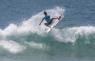 Julian Wilson Wins Nike US Open of Surfing Photo 0011