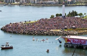 Lighthouse Crowd