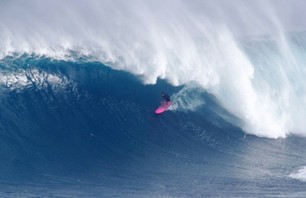 Shane Dorian Wins $50,000 at Billabong XXL Big Wave Awards