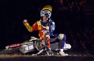 ‪Freestyle motocross - Red Bull X-Fighters 2011 Dubai recap‬