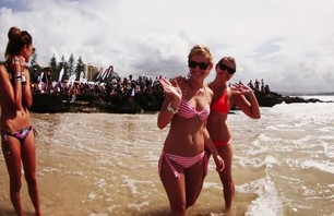 ENJOY THE CHICKS - Quiksilver Pro Gold Coast 2013
