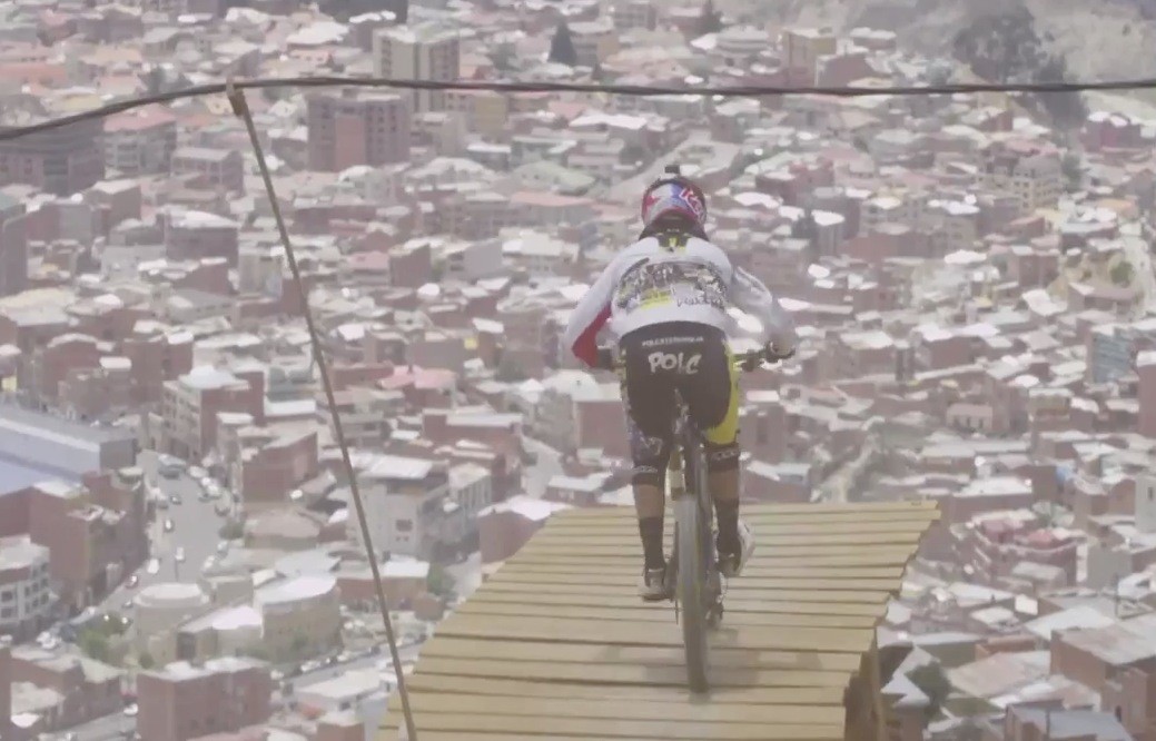 World\'s Highest Urban MTB Downhill Race - Red Bull Descenso del Condor 2012