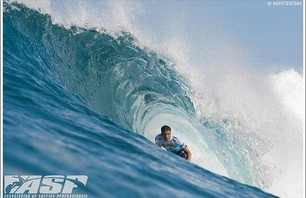 Billabong Pipe Masters - Day 1 Gallery Photo 0009