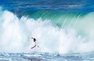 Stunning Surf Photos from Quik Pro France 2012