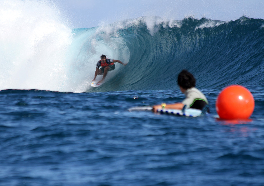 Billabong Pro 2012 - Day 1 Video Highlights