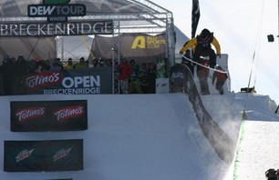Breck Dew Tour Men\'s Snowboard Pipe Finals Photo 0001