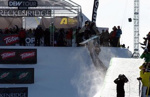 Breck Dew Tour Men\'s Snowboard Pipe Finals Photo 0006