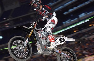 Supercross Gallery - Indy 450 2011 Photo 0007