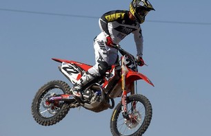 Supercross Las Vegas 2011 - 450 Gallery Photo 0007