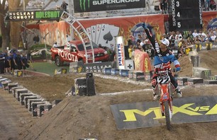 Supercross Las Vegas 2011 - 450 Gallery Photo 0011