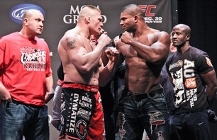 MMAjunkie.com takes you inside the Main Card UFC 141 Weigh Ins