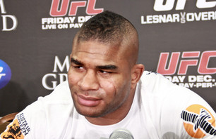Alistair Overeem talks about the strength of Brock Lesnar and his experience of debuting in the UFC