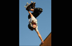 Shaun White Returns to Skateboarding for Dew Tour