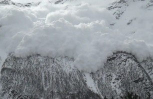 Mega Avalanche Blocks the Sun in Russia