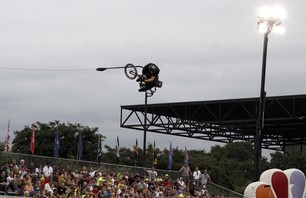 Dew Tour Chicago BMX Open Dirt Finals Gallery Photo 0012