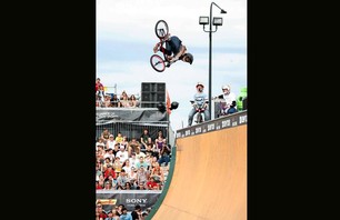 Dew Tour Chicago BMX Open Vert Finals Gallery Photo 0018