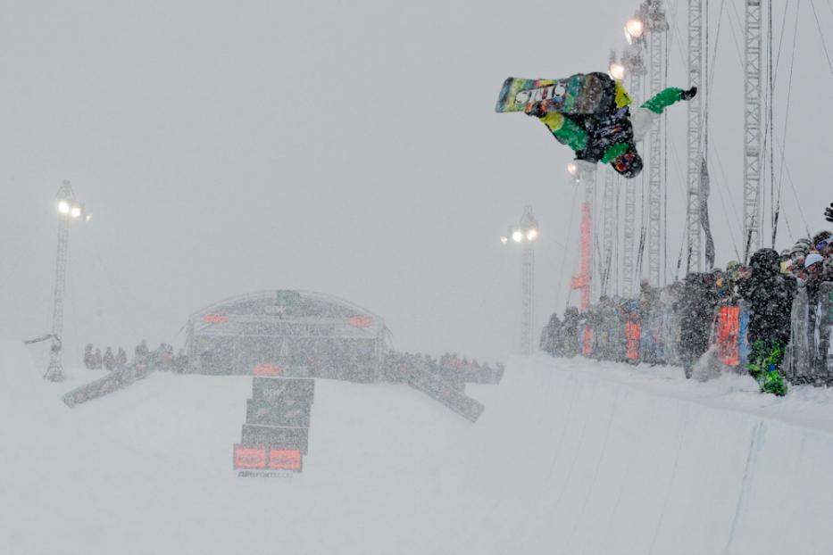 Breck Dew Tour Men\'s SNB Pipe Finals Gallery