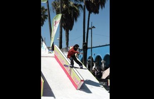 Supergirl Venice - Snowboard Rail Jam Photo 0004