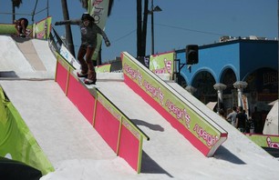 Supergirl Venice - Snowboard Rail Jam Photo 0009
