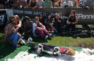 Supergirl Venice - Snowboard Rail Jam Photo 0017