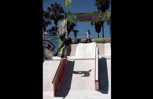 Supergirl Venice - Snowboard Rail Jam Photo 0018