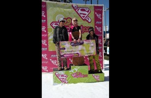 Supergirl Venice - Snowboard Rail Jam Photo 0021