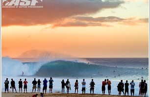 Reef Hawaiian Pro - Pipeline Gallery Photo 0002
