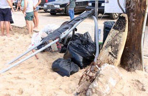 Anastasia Ashley\'s North Shore Beach Clean-Up