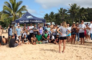 Anastasia Ashley\'s North Shore Beach Clean-Up