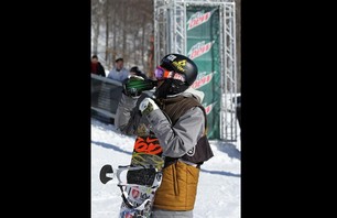 Dew Tour Killington Men\'s Snowboard Pipe Finals Gallery Photo 0010