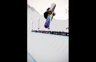 Winter X Games Europe - Women\'s SNB Pipe Finals Photo 0008