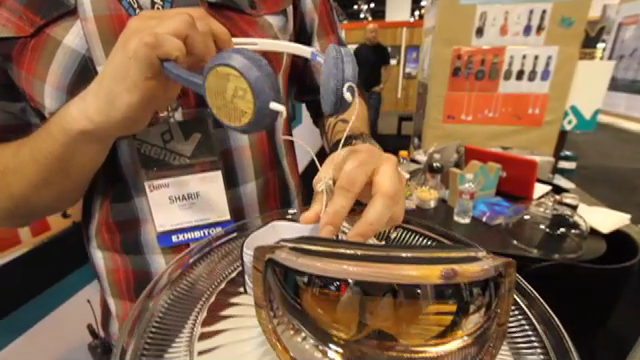 SIA 2011 - Frends Headphones