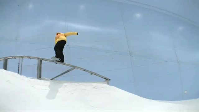 Dubai [vid 2]: Snowboarding Oasis