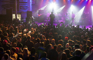 House of Vans Opens to Packed Crowd in Brooklyn’s Greenpoint Neighborhood