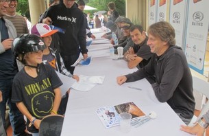 Tony and Co. signed autographs for the kids
