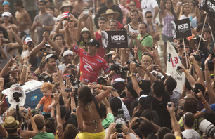 Kelly Slater Celebrates His 10th World Title