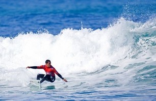 De Souza Claims First ASP World Tour Win at 2009 Billabong Pro Mundaka