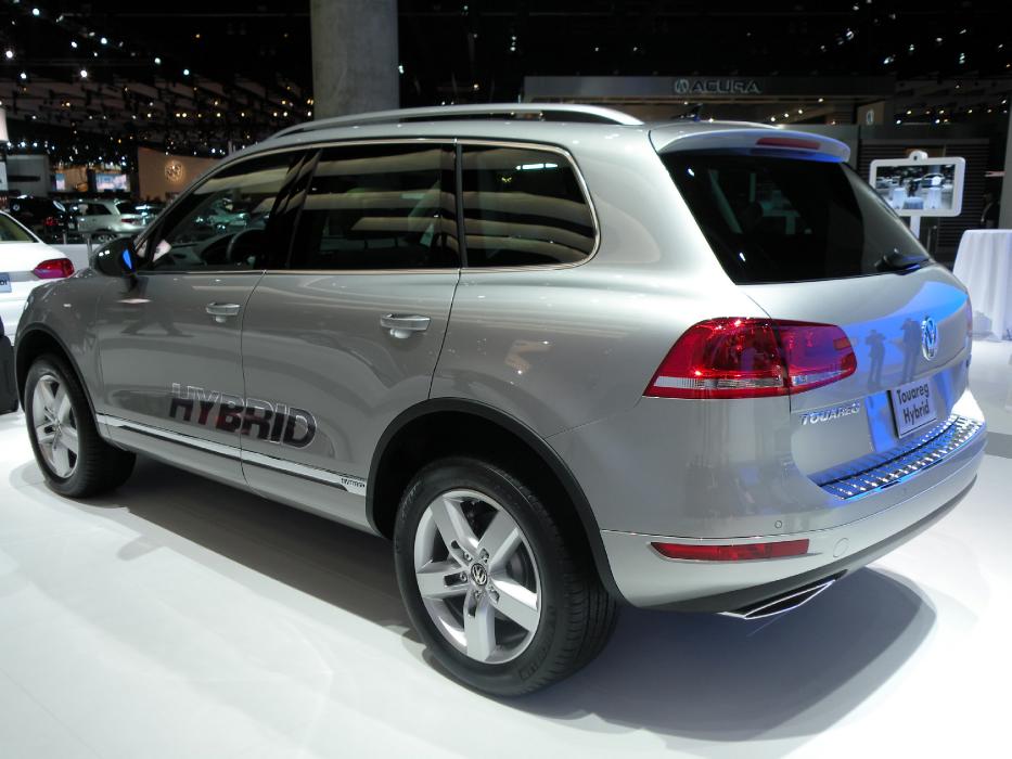 2010 LA Auto Show - BNQT Style