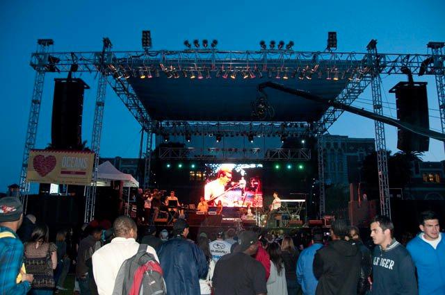 Clipse & T-Pain Rock USC