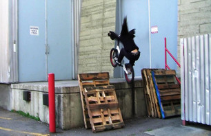 Hop up manual to black metal hair bangin!