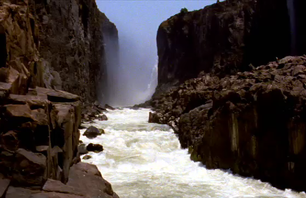 Paddling the Zambize Minus Rapids