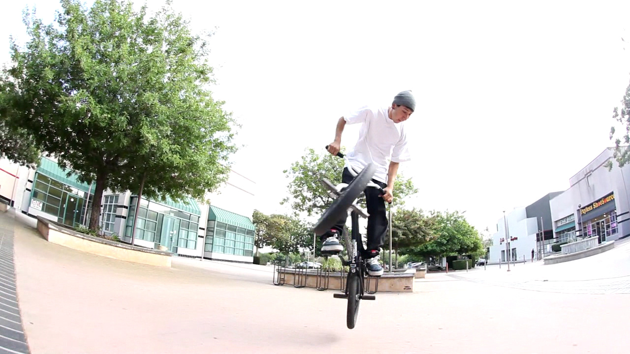 VOLUME LIL D MARTINEZ VIDEO