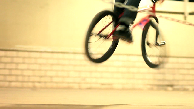 THE GARAGE - featuring MIKE FOX