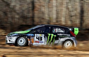 Ken Block and Alex Gelsomino on the way victory in the Ford Fiesta