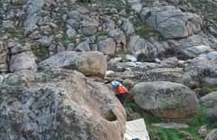 Bouldering in Tinos, Greece
